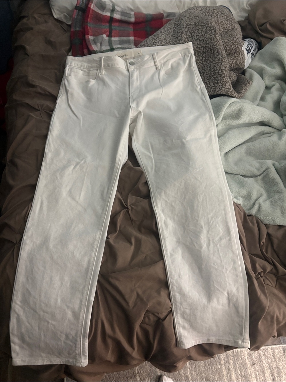 Women’s Straight Leg Jeans - White